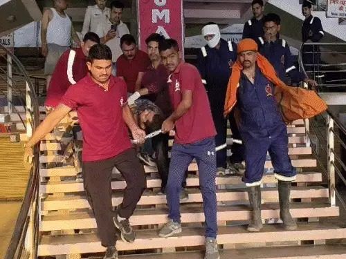 राजपत्रिका : लिफ्ट के 3rd फ्लोर से नीचे गिरा युवक…मौत,SDRF ने रेस्क्यू कर निकाला, हादसे के 1 घंटे बाद तक जिंदा था KSHITITECH
