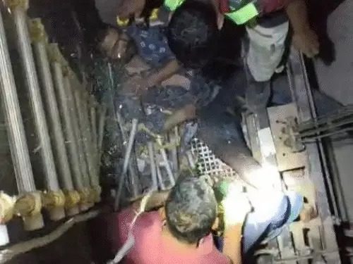 राजपत्रिका : लिफ्ट के 3rd फ्लोर से नीचे गिरा युवक…मौत,SDRF ने रेस्क्यू कर निकाला, हादसे के 1 घंटे बाद तक जिंदा था KSHITITECH