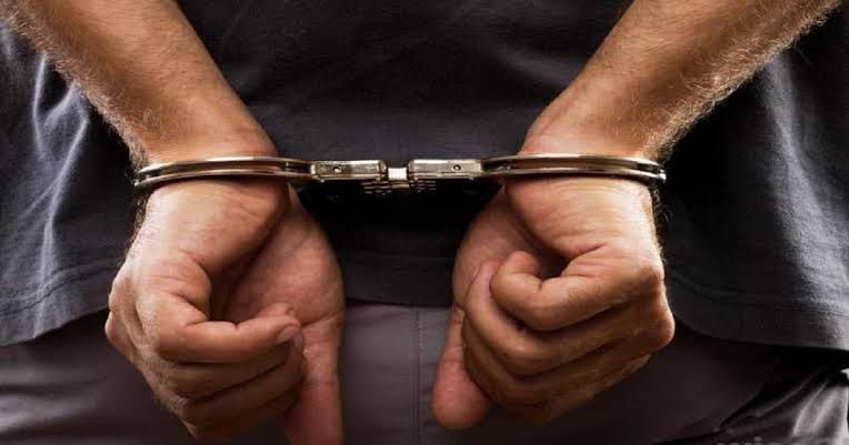 राजपत्रिका : गर्लफ्रेंड से मिलने गए युवक को बीच चौराहे नग्न कर पीटा, पुलिस हिरासत में 6 आरोपी KSHITITECH