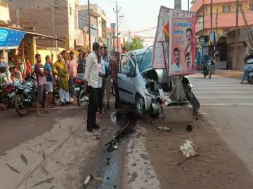 राजपत्रिका : गर्लफ्रेंड-बॉयफ्रेंड कार में निकले थे घूमने, पोल से जा टकराई तेज रफ़्तार गाड़ी; मौके पर ही दोनों की मौत KSHITITECH
