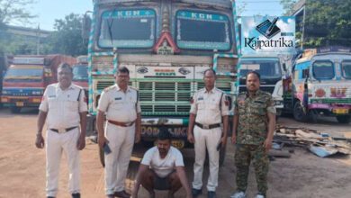 राजपत्रिका : रायगढ़ :अवैध रेत और कबाड़ परिवहन पर पूंजीपथरा पुलिस की बड़ी कार्रवाई, चार वाहन जब्त, आरोपी गिरफ्तार KSHITITECH