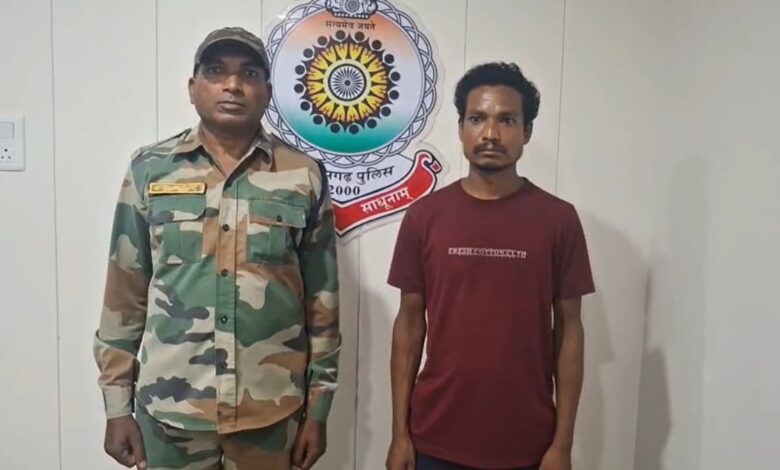 राजपत्रिका : वारंटी नक्सली गिरफ्तार, ग्रामीण की हत्या कर 10 साल से था फरार KSHITITECH