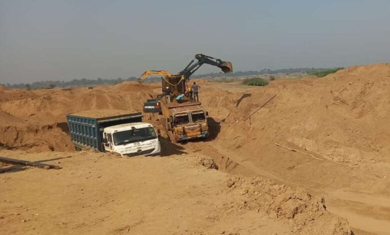राजपत्रिका : अवैध रेत खनन पर प्रशासन की कार्रवाई: 876 प्रकरणों में 2.69 करोड़ का लगाया जुर्माना KSHITITECH