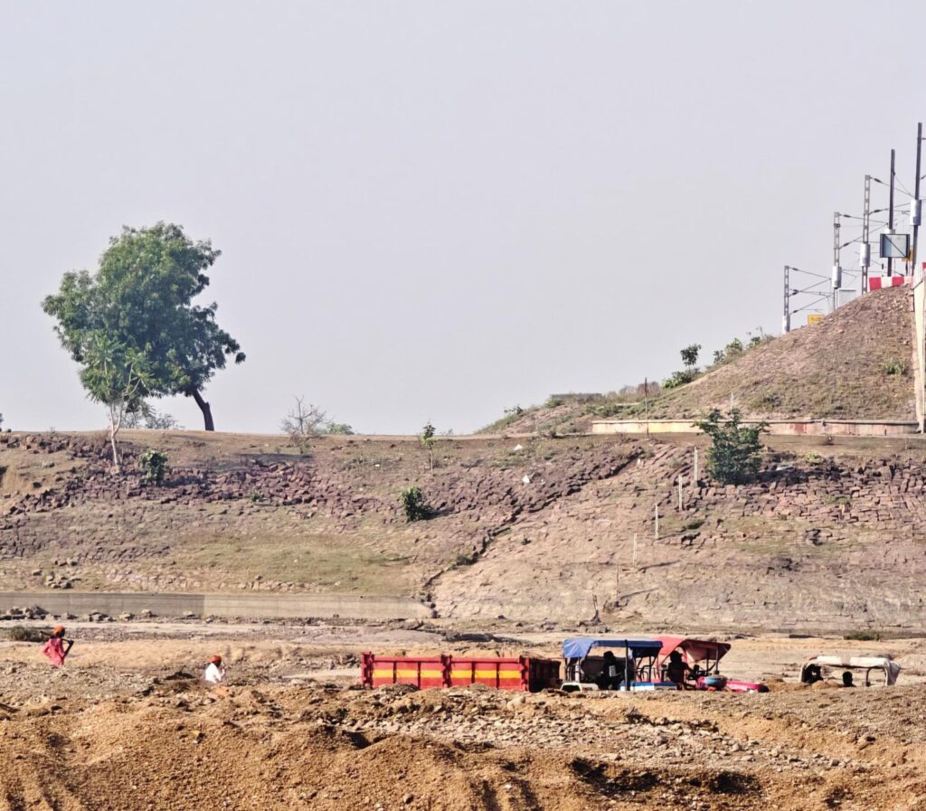 राजपत्रिका : बिलासपुर में अवैध खनिज उत्खनन और परिवहन पर माइनिंग विभाग की कार्रवाई, 4 ट्रैक्टरों को किया जब्त KSHITITECH