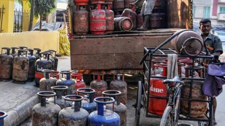 राजपत्रिका : LPG सिलेंडर हुआ सस्ता जानें कितने रुपए घटे दाम… KSHITITECH