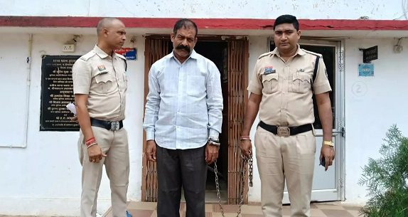 राजपत्रिका : जूस में नशीला पदार्थ देकर युवती को बेहोश कर रेप का वीडियो बनाया KSHITITECH