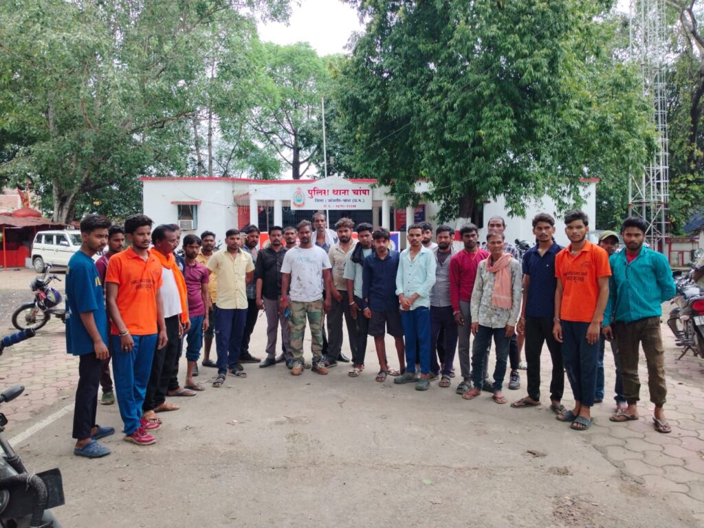 राजपत्रिका : कबीर चौक कुरदा में गणेश उत्सव पंडाल में उपद्रव, चांपा पुलिस मौके पर पहुँची, गांव में तनाव का माहौल KSHITITECH